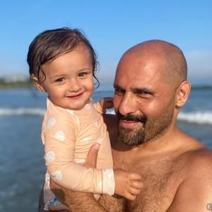 Meet your Posher, Moji